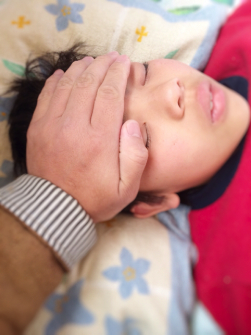 子どもの花粉症の鼻水をとめて頭痛を解消するおまじない3